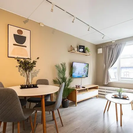 Cozy, Ultracentral Duplex With Rooftop Terrace *