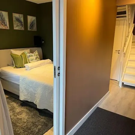 Cozy, Ultracentral Duplex With Rooftop Terrace *